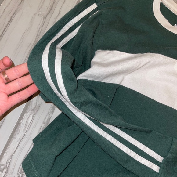 green striped Hollister long sleeve - Picture 3 of 4
